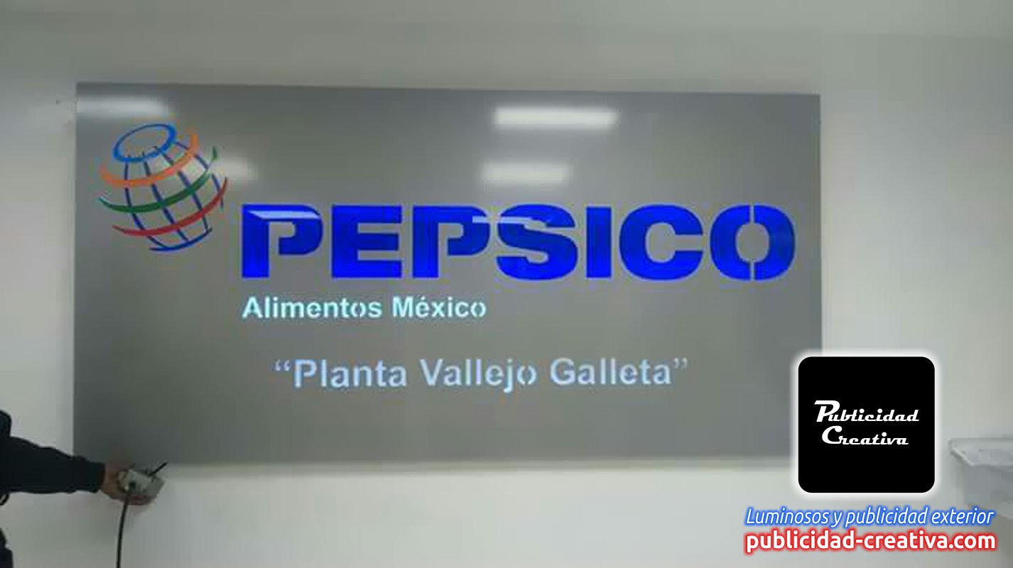 Anuncios 3D acrílico