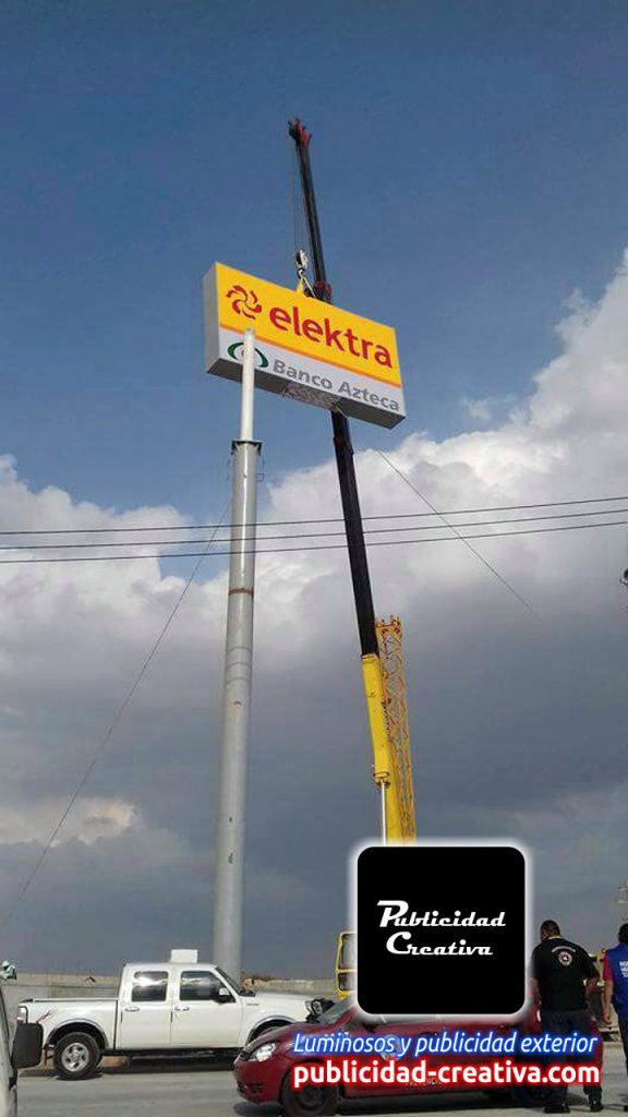 Instalación de carteleras en altura